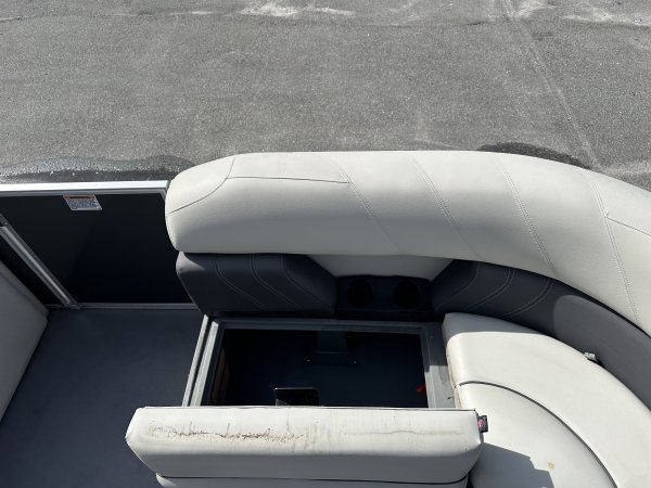 Small lightweight and, durable boats made of aluminum are most often used for freshwater fishing. They are generally very simple craft, featuring riveted or welded aluminum hulls and bench seating.