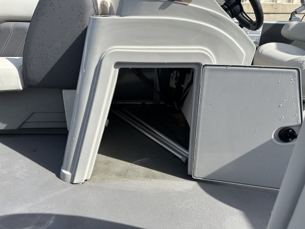 A Mirage 820 Tri-toon is a Power and could be classed as a Pontoon,  or, just an overall Great Boat!